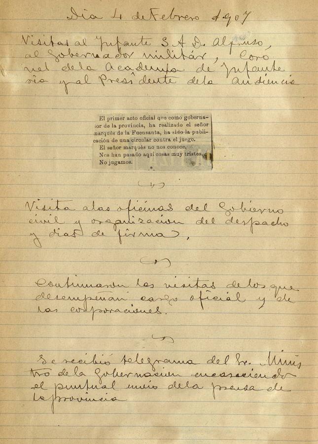 Página del álbum que elaboró el gobernador civil Antonio Conrado con algunas de sus notas manuscritas. Archivo Municipal de Toledo. 