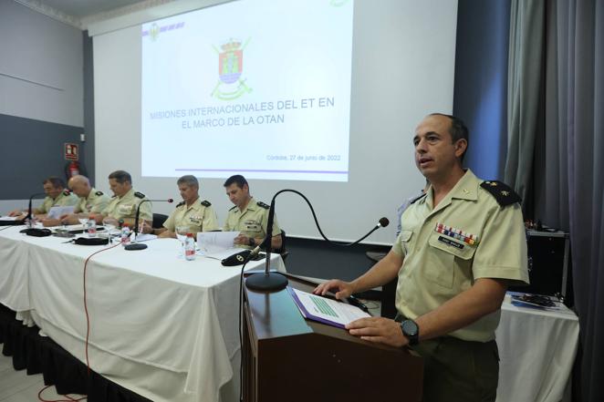 La conferencia en Córdoba sobre las misiones españolas con la OTAN, en imágenes