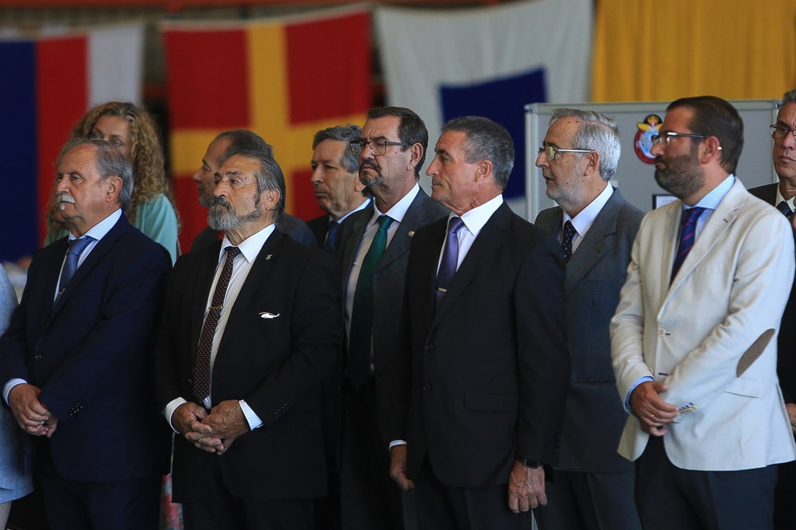 En imágenes: Así ha sido la despedida de los dos últimos helicópteros &#039;Morsa&#039; de la Armada