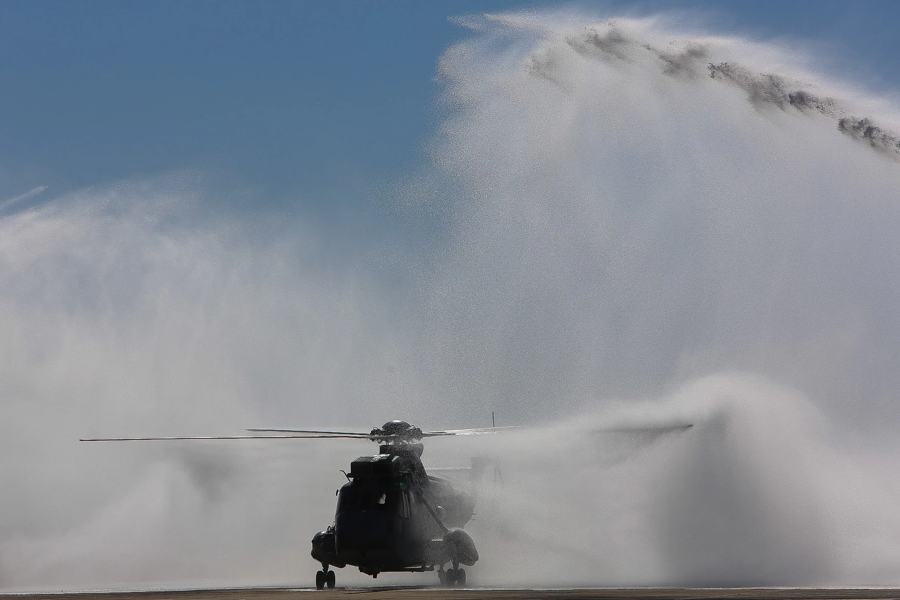 En imágenes: Así ha sido la despedida de los dos últimos helicópteros &#039;Morsa&#039; de la Armada