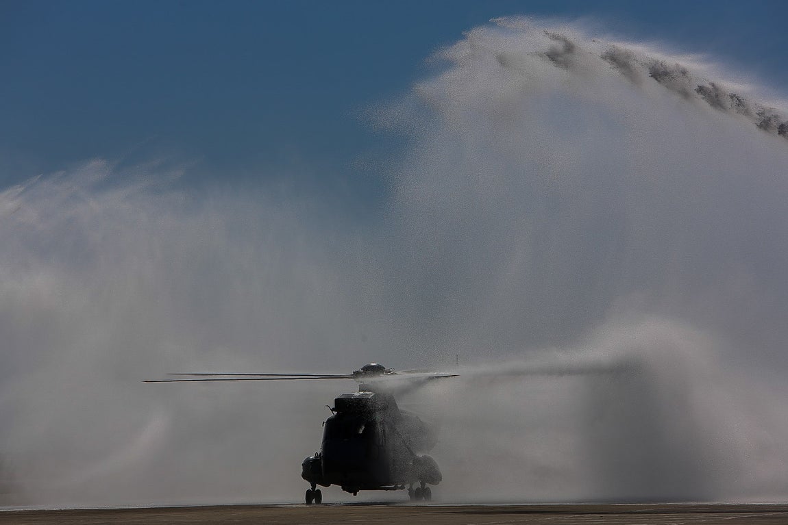 En imágenes: Así ha sido la despedida de los dos últimos helicópteros &#039;Morsa&#039; de la Armada
