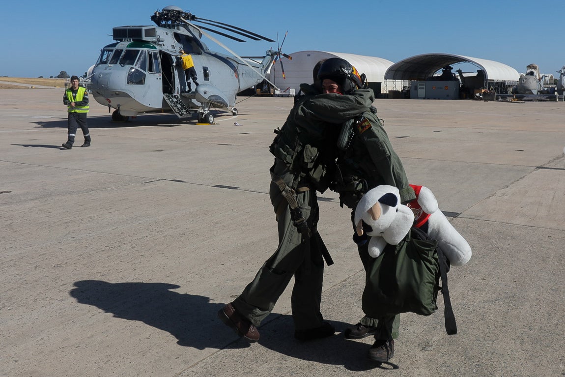 En imágenes: Así ha sido la despedida de los dos últimos helicópteros &#039;Morsa&#039; de la Armada