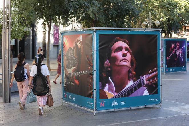 La exposición del Festival de la Guitarra de Córdoba, en imágenes