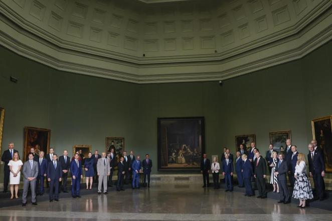 Foto de familia de los jefes de Estado antes de la cena en el Museo del Prado, en Madrid. 