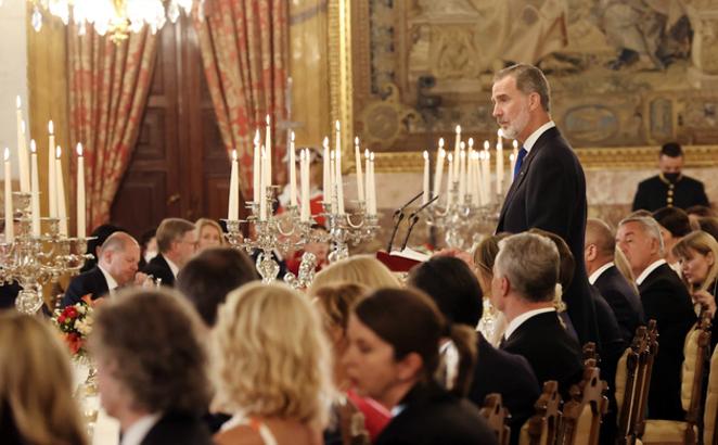 El Rey Felipe VI pronunciando su discurso durante la cena de gala. 