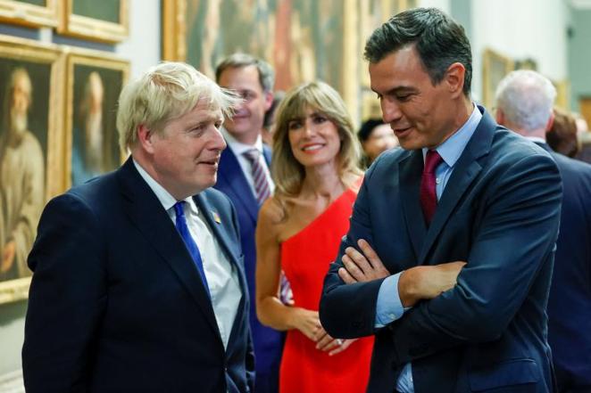 El primer ministro británico Boris Johnson junto a Pedro Sánchez. 