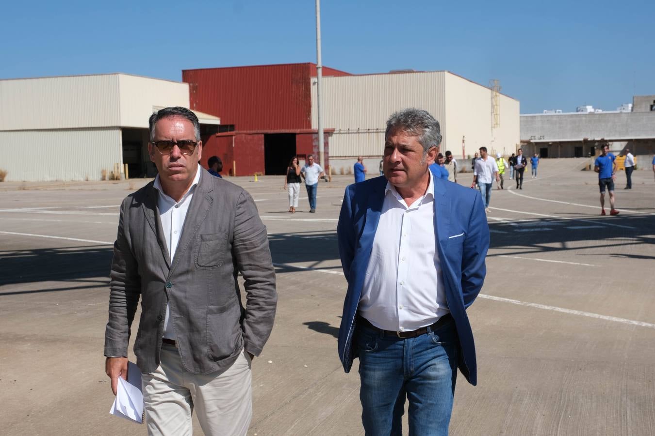 Fotos: Visita del Cádiz a las antiguas instalaciones de Delphi