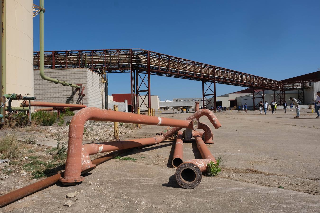 Fotos: Visita del Cádiz a las antiguas instalaciones de Delphi