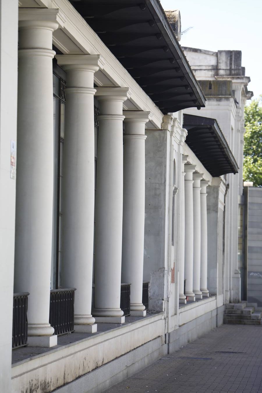 En imágenes, el estado de la Pérgola en los Jardines de la Victoria de Córdoba