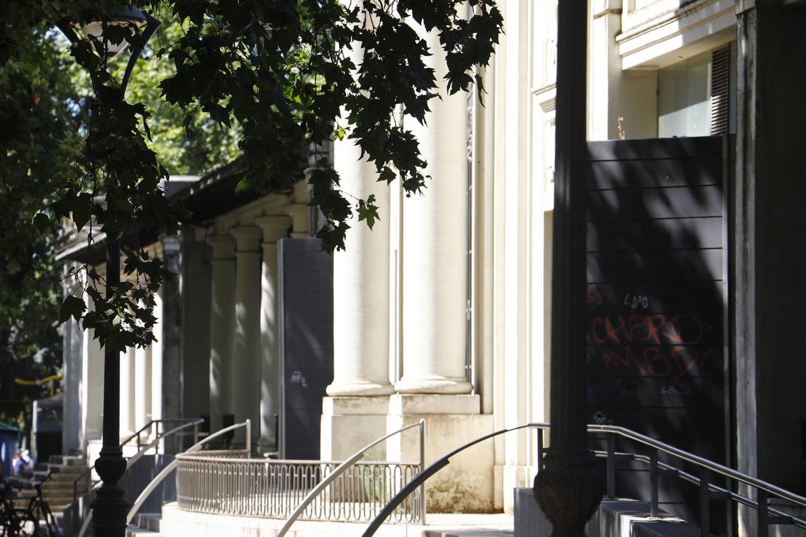 En imágenes, el estado de la Pérgola en los Jardines de la Victoria de Córdoba