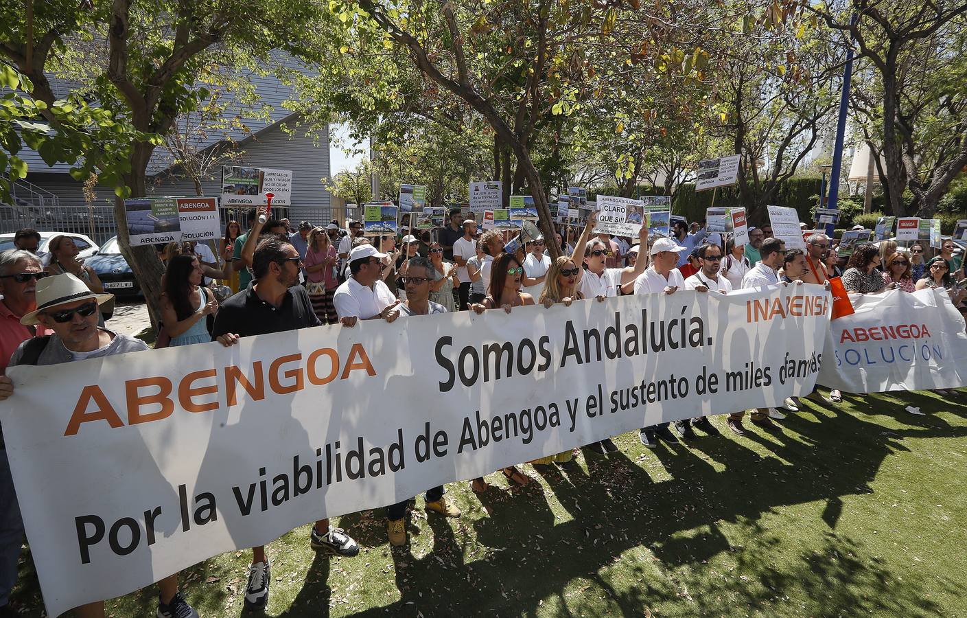 Los trabajadores de Abengoa exigen soluciones