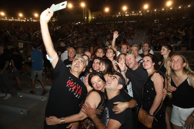 Festival de la Guitarra de Córdoba | El espectacular concierto de Medina Azahara, en imágenes