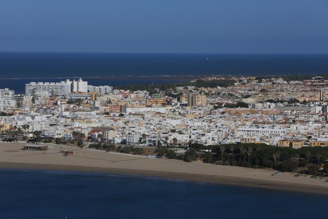 Las impresionantes imágenes de Cádiz y la Bahía desde un helicóptero militar