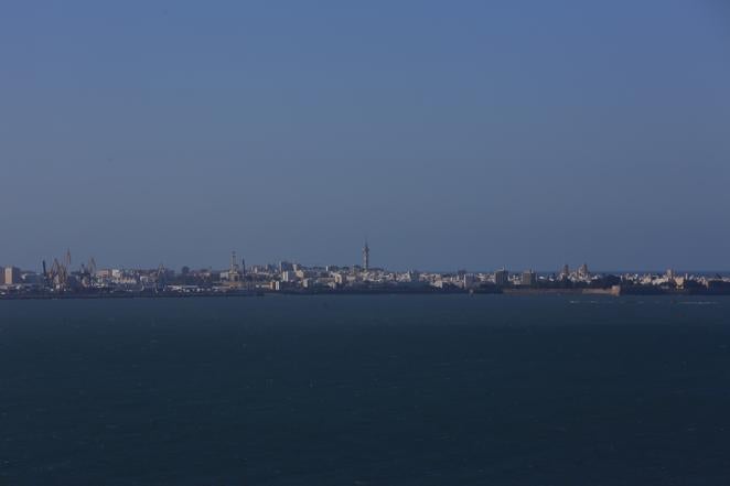 Las impresionantes imágenes de Cádiz y la Bahía desde un helicóptero militar