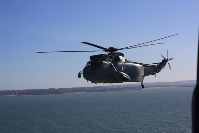 Las impresionantes imágenes de Cádiz y la Bahía desde un helicóptero militar