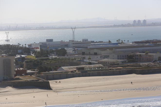 Las impresionantes imágenes de Cádiz y la Bahía desde un helicóptero militar