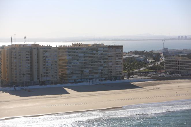 Las impresionantes imágenes de Cádiz y la Bahía desde un helicóptero militar