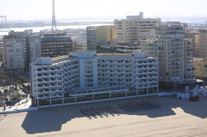Las impresionantes imágenes de Cádiz y la Bahía desde un helicóptero militar