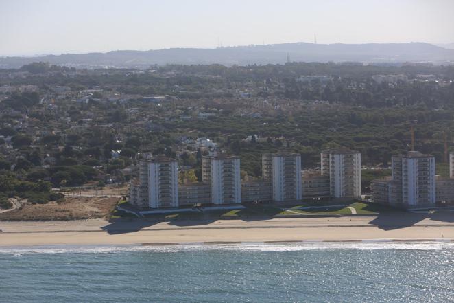 Las impresionantes imágenes de Cádiz y la Bahía desde un helicóptero militar