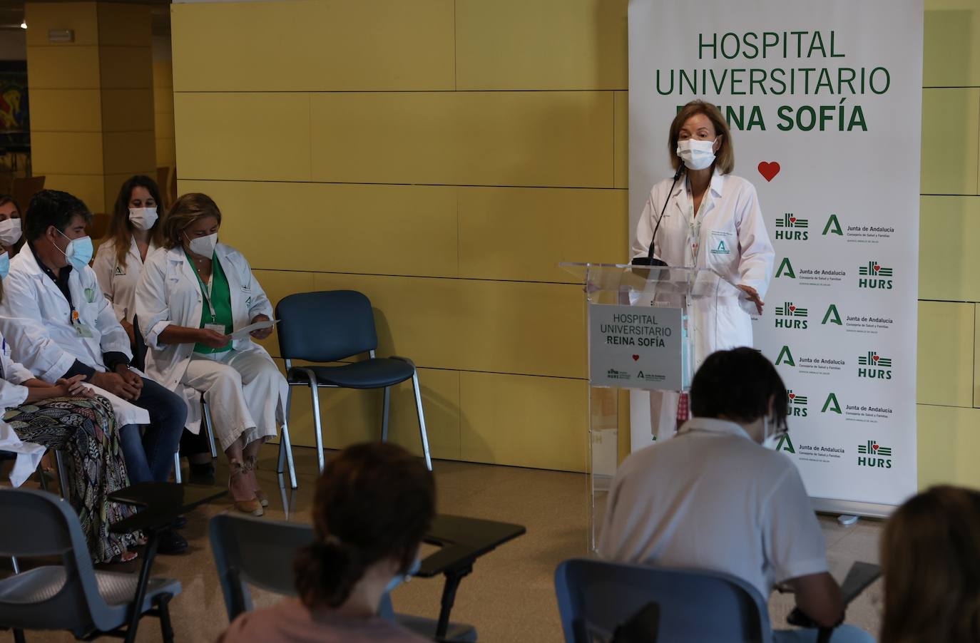 El equipo sanitario que opera con robot a niños en Córdoba, en imágenes