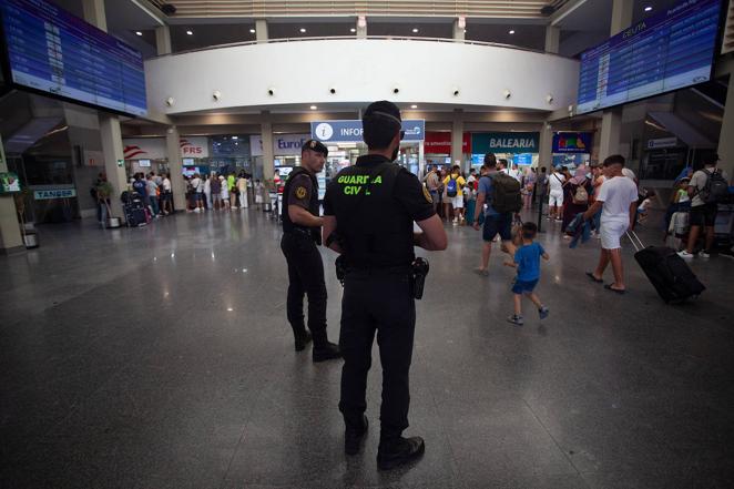 En fotos, las colas en Algeciras por la Operación Paso del Estrecho