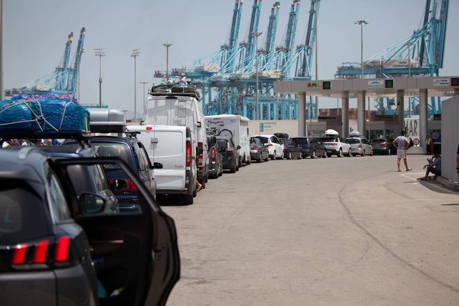 En fotos, las colas en Algeciras por la Operación Paso del Estrecho