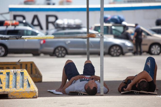 En fotos, las colas en Algeciras por la Operación Paso del Estrecho