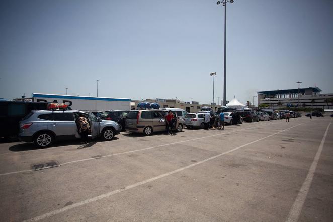 En fotos, las colas en Algeciras por la Operación Paso del Estrecho