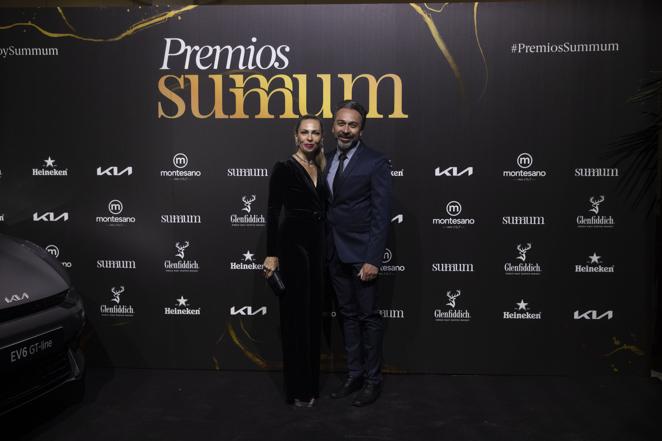 La directora de ABC Estilo, Laura Pintos, junto a Pedro Soler.