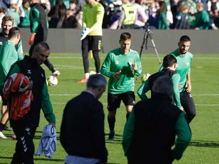 El Betis reúne a 17.000 aficionados en el entrenamiento a puerta abierta este lunes