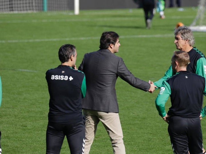 El Betis reúne a 17.000 aficionados en el entrenamiento a puerta abierta este lunes