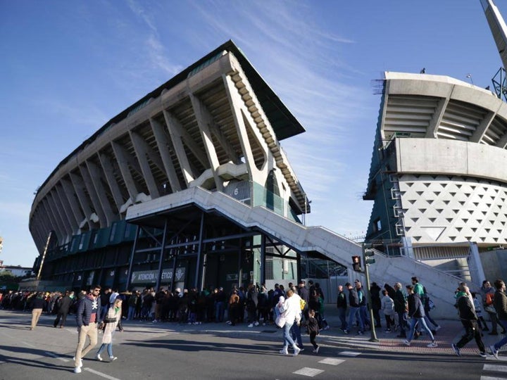 El Betis reúne a 17.000 aficionados en el entrenamiento a puerta abierta este lunes