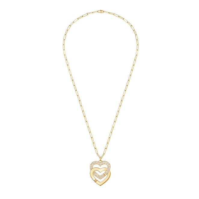 Colgante Double Cœurs R27 de Dinh Van París (9.700 €). De oro amarillo y diamantes.