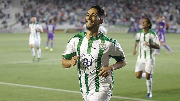 Fidel celebra el gol del triunfo ante el Real Valladolid