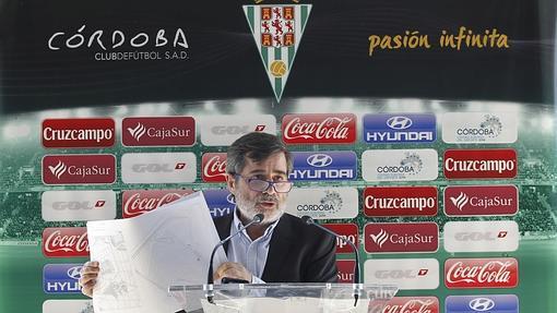 Carlos González, en una rueda de prensa