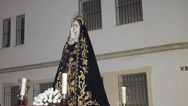 La Virgen de la Soledad en su vía crucis de Cuaresma