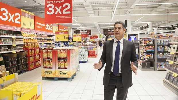 El director de Carrefour La Sierra, en la presentación de la tienda