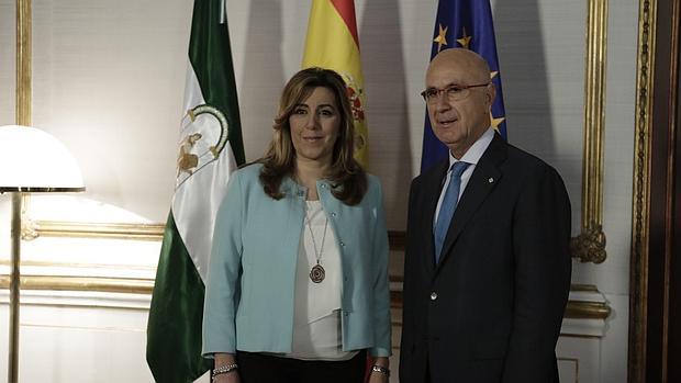 Susana Díaz junto a Duran i Lleida en el Palacio de San Telmo