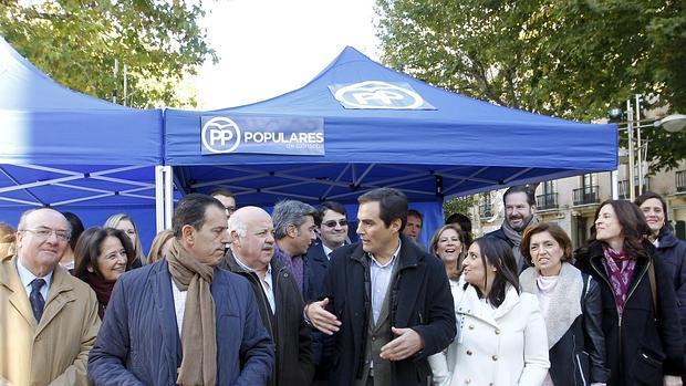 Los candidatos del PP, durante la presentación de su campaña