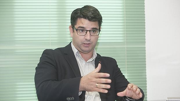 El primer teniente de alcalde y delegado de Turismo del Ayuntamiento de Córdoba, Pedro García