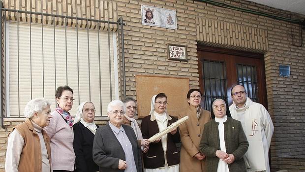 Un azulejo como recuerdo de la primera estación de penitencia