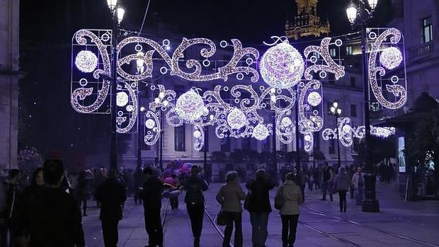 Calles iluminadas en Sevilla