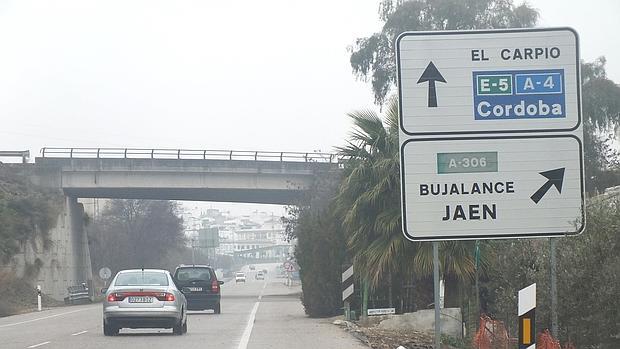 La Junta vuelve a dar largas a la autovía en la A-306