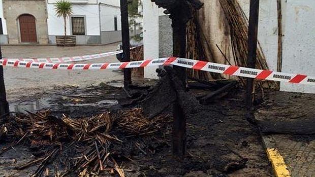 Estado en el que quedó el Belén viviente de Torrecampo tras el incendio