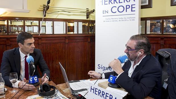 Carlos Herrera, en una entrevista con Pedro Sánchez