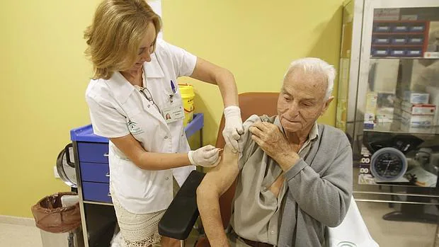 Salud recomienda a los mayores la vacuna contra la gripe