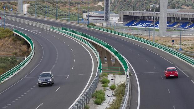 La Autovía del Olivar a su paso por la localidad de Lucena