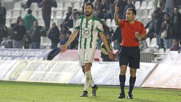 Arcediano Monescillo indica el camino de la ducha a Rodas