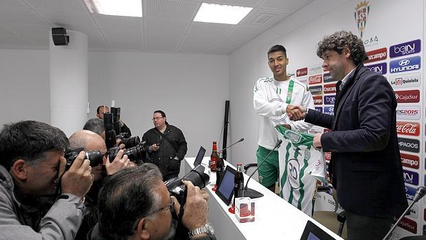 Presentación ante la Prensa del nuevo jugadro Eddy Silvestre