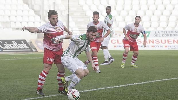 Javi Galán, durante el partido de ayer